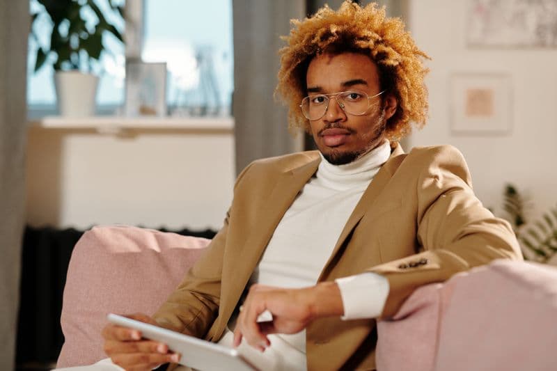 Échange professionnel en bureau